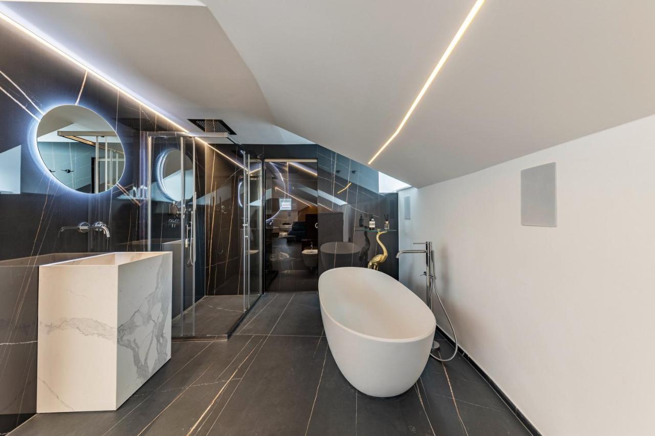 App 304 Palazzo Cavour *